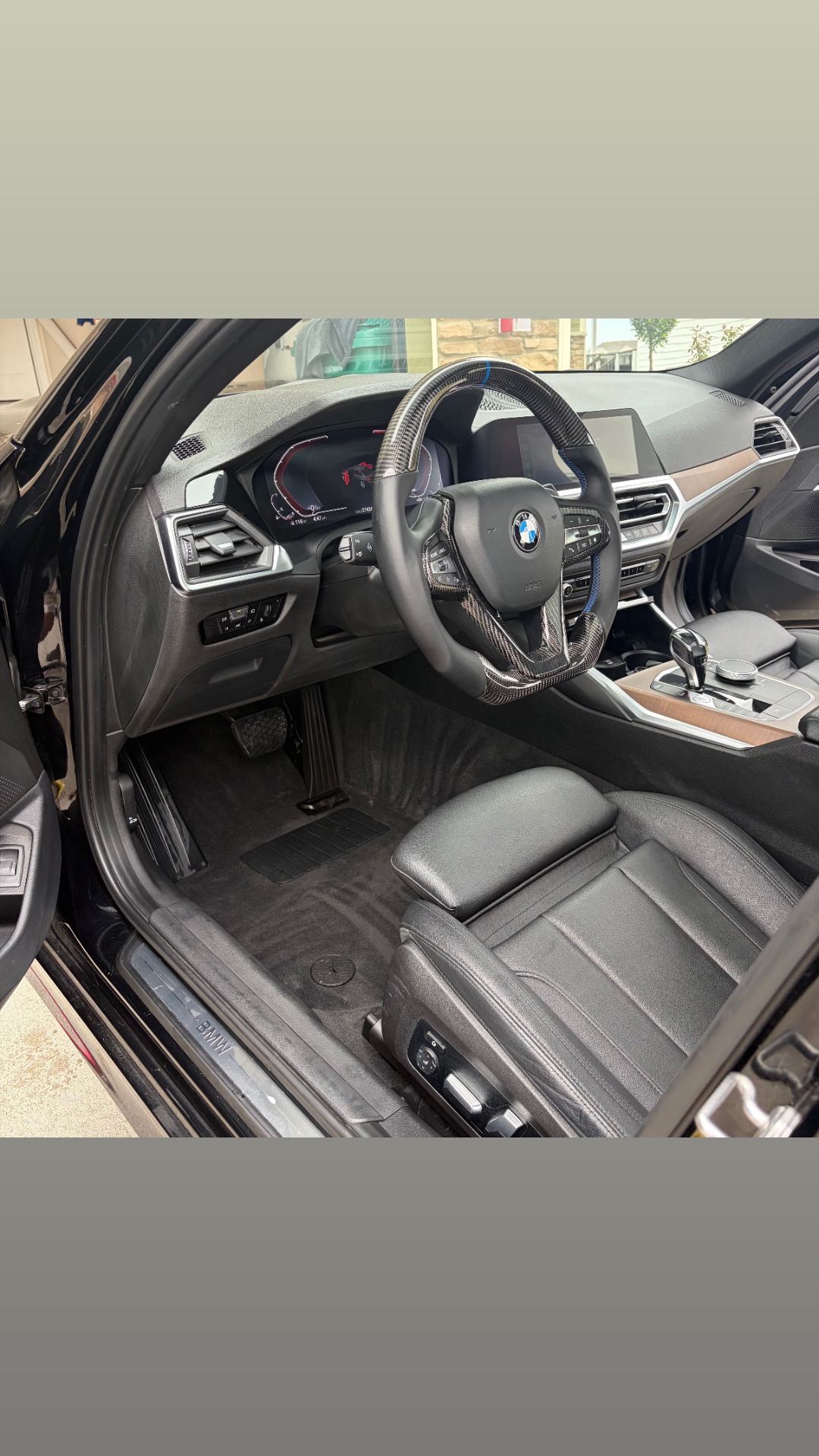 BMW 330i xDrive cabin