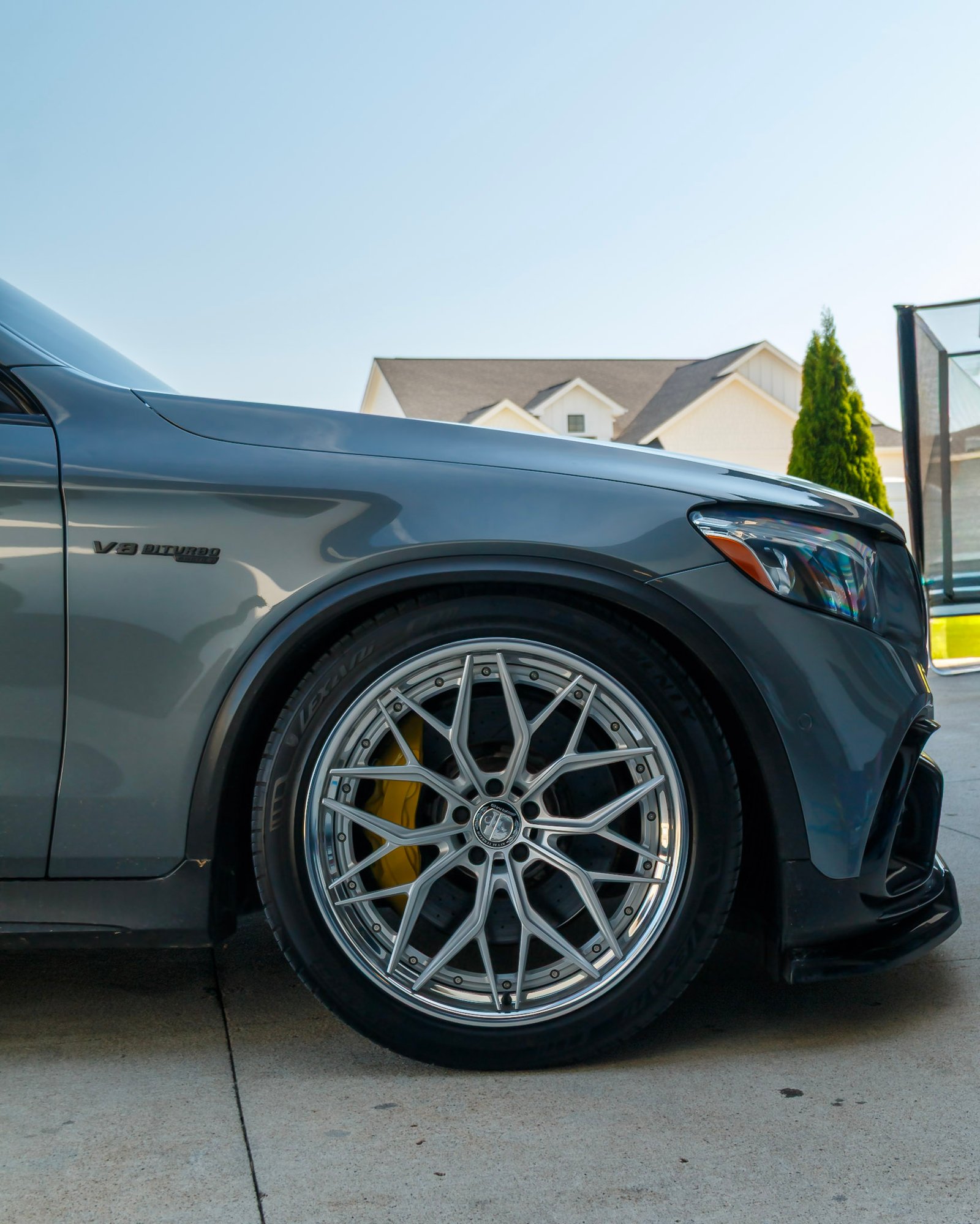 AL13 wheel and front fender of the Mercedes-AMG GLC 63