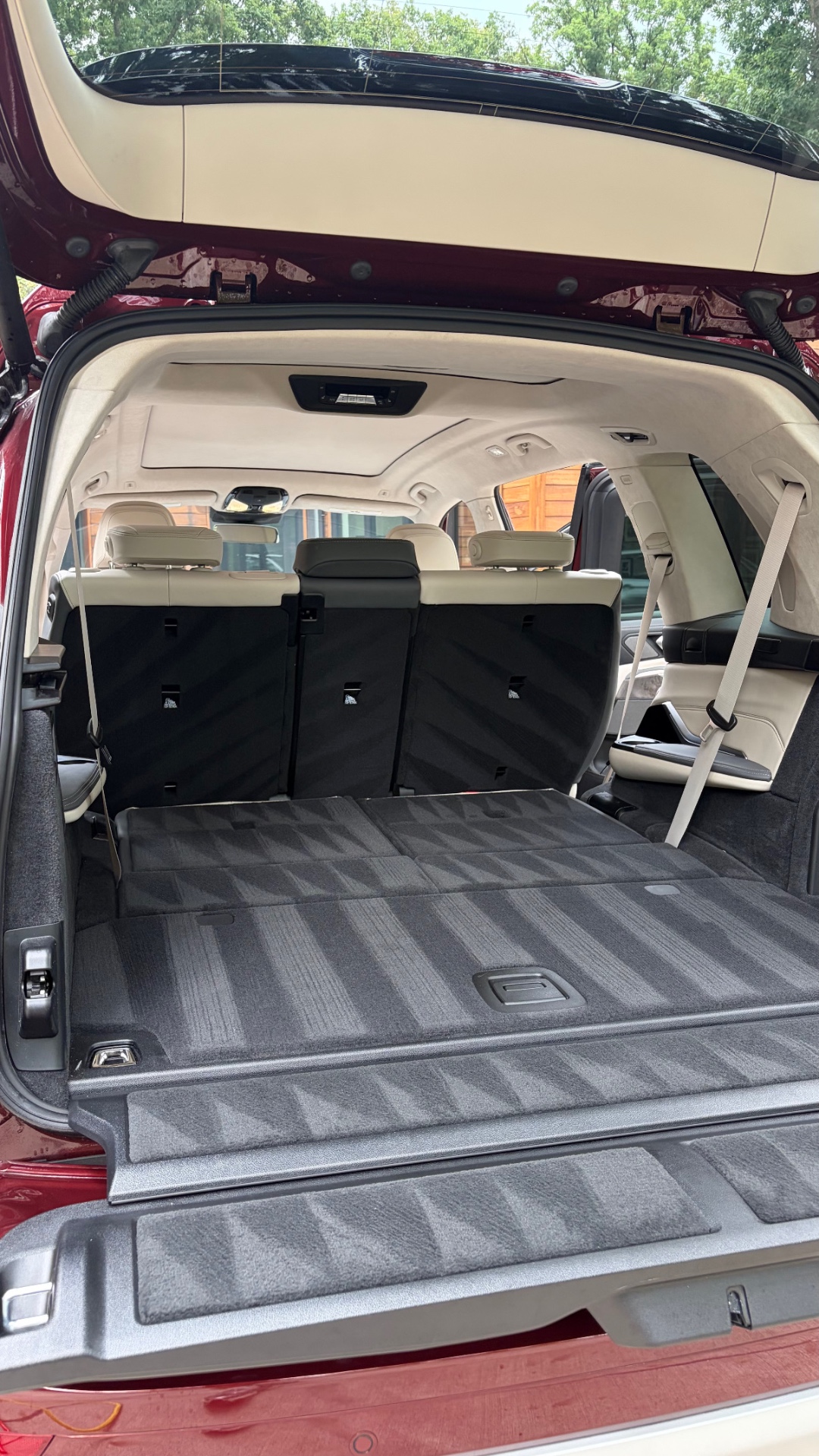 Cargo area of a BMW X7 after a full interior detail