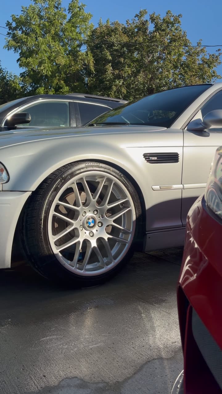 Clean wheel on the BMW E46 M3 after the exterior detail