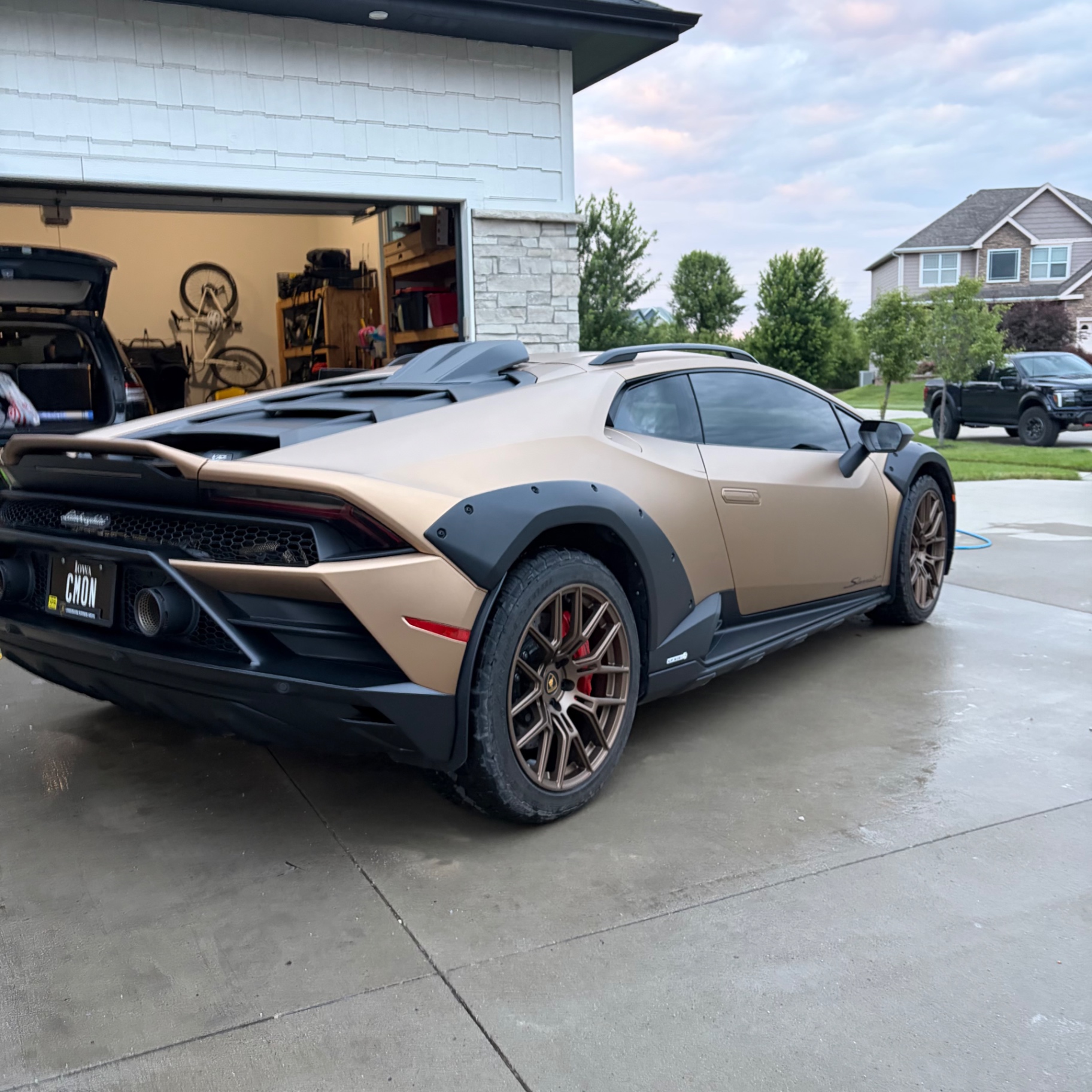 Rear three-quarter view of a detailed Lamborghini Huracán Sterrato