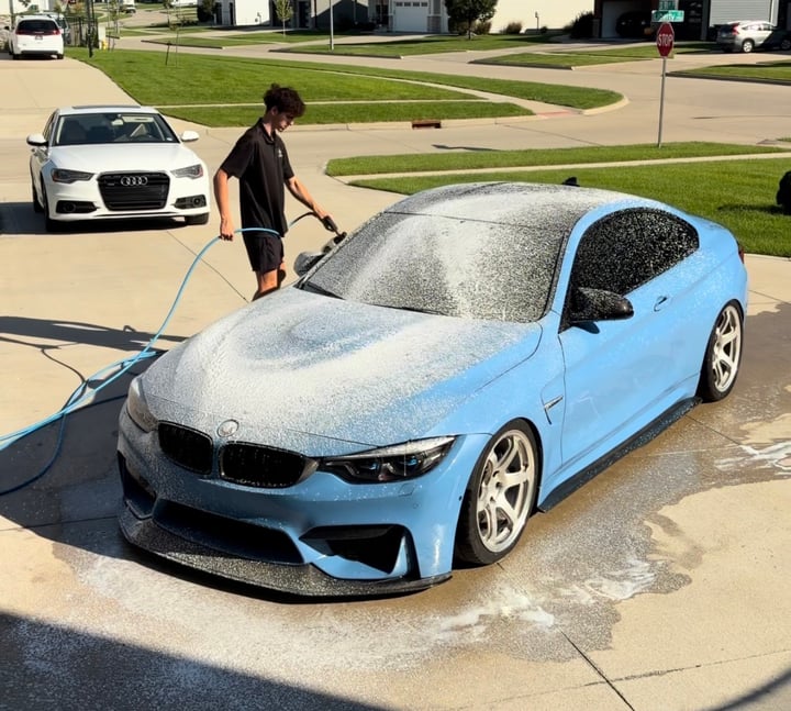 Jake foam washing a BMW M4