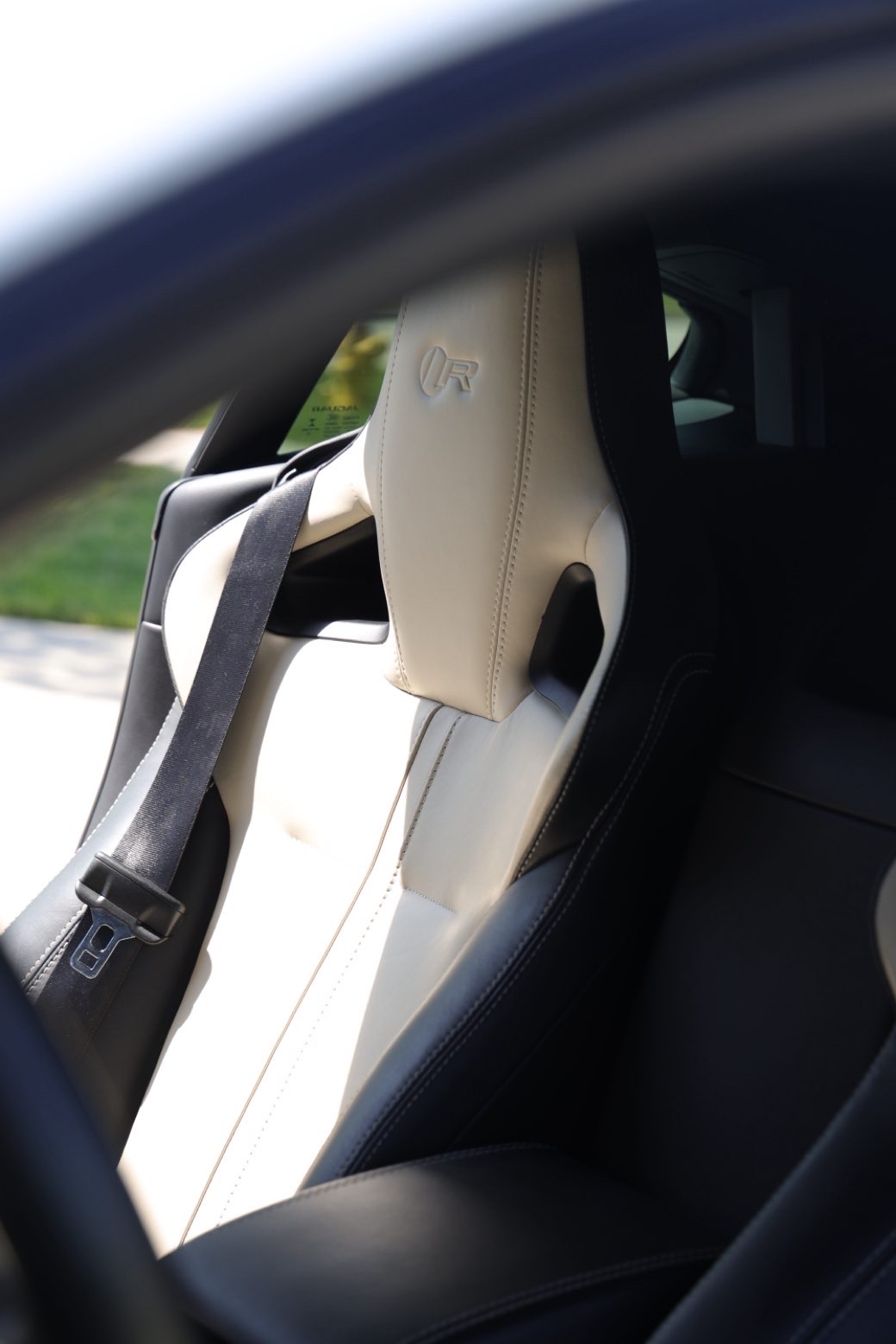 Jaguar F-Type R performance seat